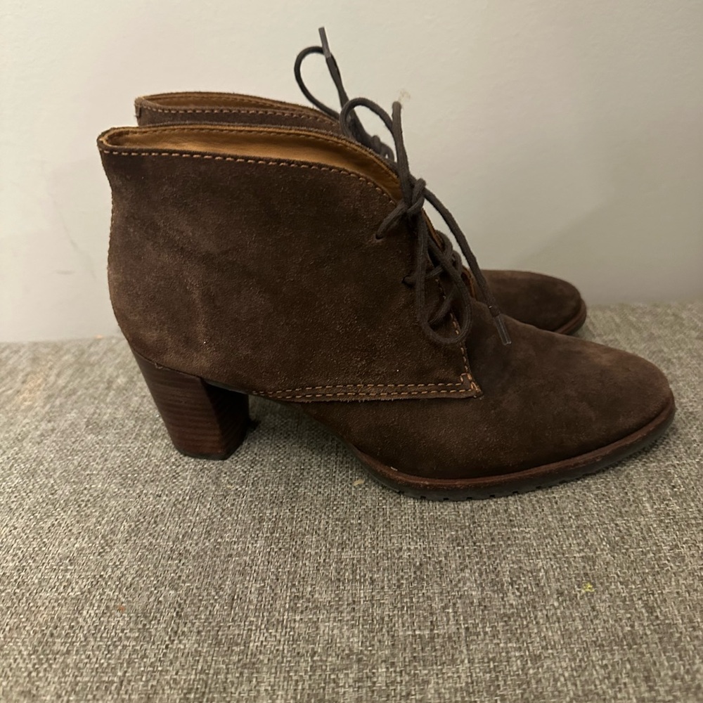 LL bean Brown Leather Lace Up Heeled Booties Size 7